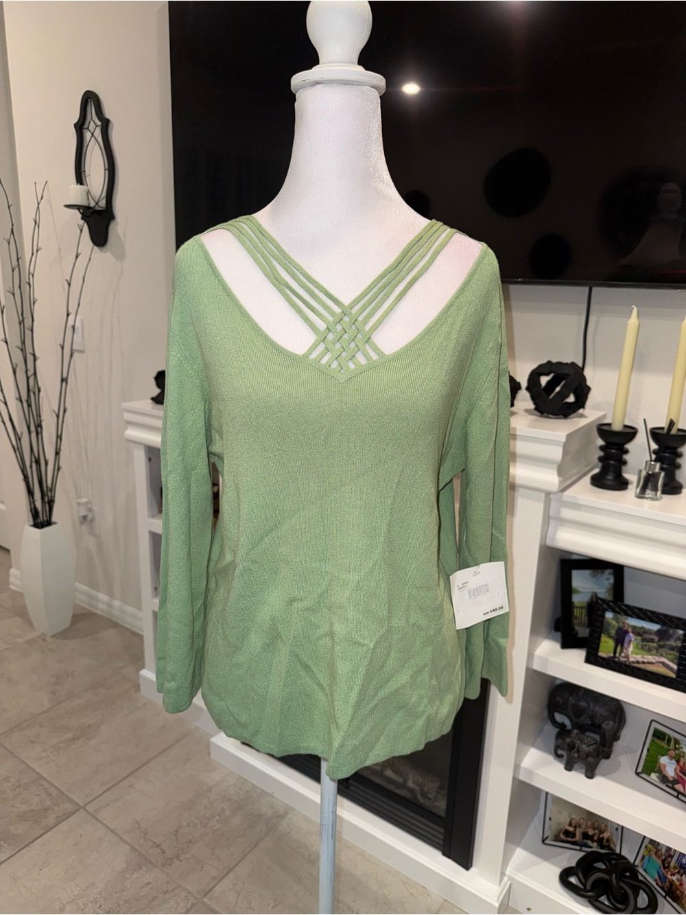 2 x 20$ Light Green Crisscross V-Neck Women's Sweater Size L